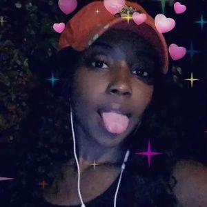 Meet your Posher, Mila